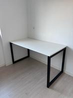 Bureau 140x70 in nieuwstaat, Ophalen, Zo goed als nieuw