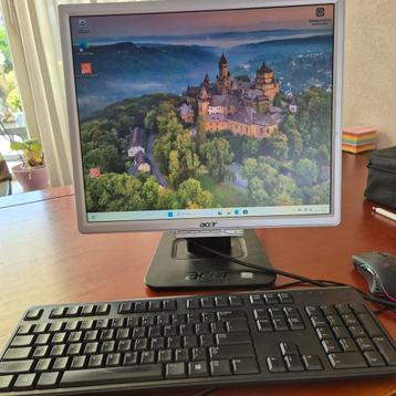 Pc met windows 11 home 8GB Ram 224 GB SSD beschikbaar voor biedingen
