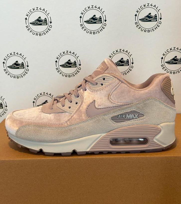 Nike Air Max 90 ‘Velvet Particle Rose’ Maat 38.5, Kleding | Dames, Schoenen, Zo goed als nieuw, Sneakers of Gympen, Roze, Ophalen of Verzenden