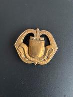 Baretembleem infanterie hoornse slag met 1 oogje, Verzenden, Landmacht, Nederland, Embleem of Badge