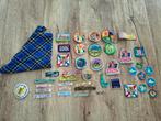 Prachtige verzameling scouting badges, naambandjes, kampen., Verzamelen, Scouting, Embleem, Speld of Insigne, Onbekend, Ophalen of Verzenden