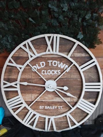 Grote wandklok Old Town Clocks hout/metaal beschikbaar voor biedingen