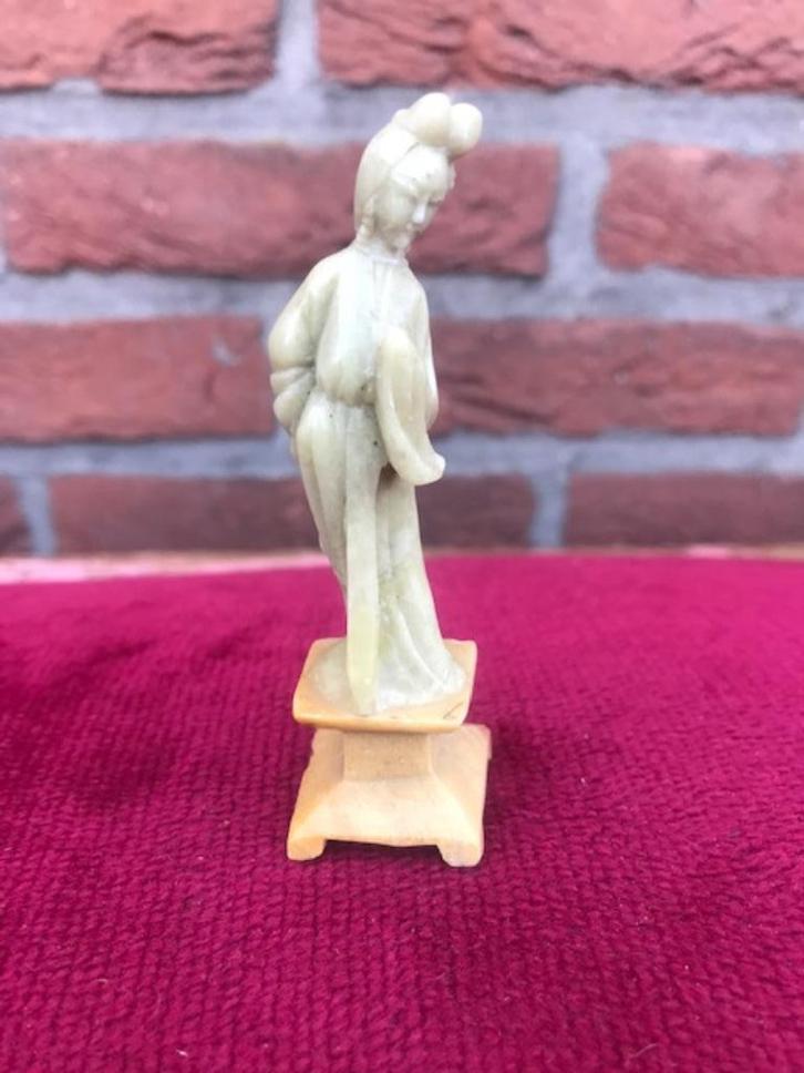 verfijnd stenen beeldje, Chinese hofdame, Antiek en Kunst, Kunst | Niet-Westerse kunst, Ophalen of Verzenden