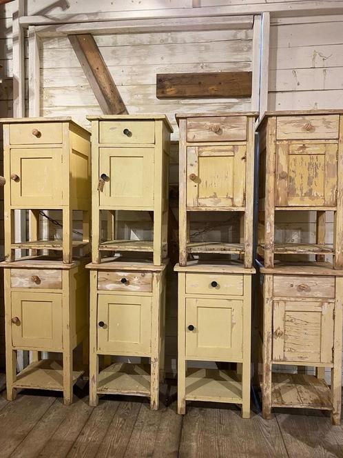 Landelijk brocante nachtkastjes sleetse kastjes, Huis en Inrichting, Slaapkamer | Nachtkastjes, Gebruikt, Hout, Ophalen