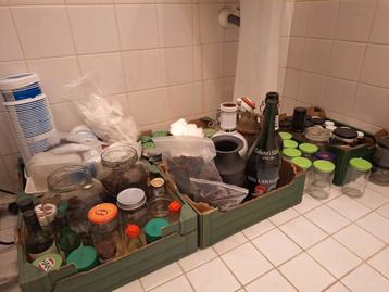Glazen potten en zakjes - Opbergmateriaal beschikbaar voor biedingen
