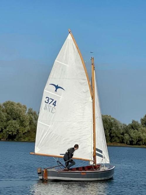 Nette houten (wedstrijd) Valk 374 zeilboot met trailer, Watersport en Boten, Open zeilboten, Gebruikt, Valk, 6 meter of meer, Hout