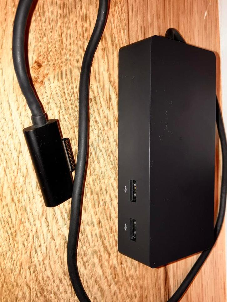 Microsoft Surface Docking Station, Computers en Software, Dockingstations, Gebruikt, Docking station, Laptop, Ophalen of Verzenden