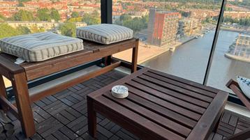 Tuin/ balkon bank en tafel beschikbaar voor biedingen