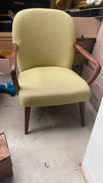 Mid century stoel nieuw gestoffeerd beschikbaar voor biedingen