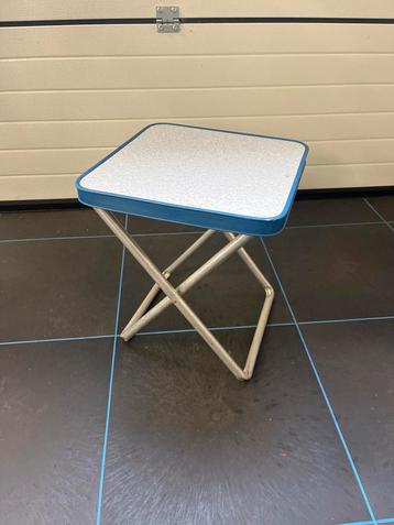 Leuk camping krukje - Tafelkrukje beschikbaar voor biedingen