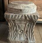 Houten poer / sokkel met houtsnijwerk, 40 x 32 cm, Huis en Inrichting, Woonaccessoires | Zuilen en Pilaren, Ophalen, Gebruikt