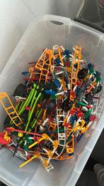 Bak met knex en boekjes, Kinderen en Baby's, Speelgoed | Bouwstenen, Ophalen, Zo goed als nieuw