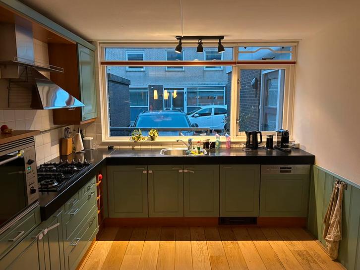 Volledig ingerichte keuken, groen, gezoet graniet,vaatwasser, Huis en Inrichting, Keuken | Complete keukens, Gebruikt, Hoekkeuken