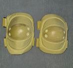 Defensie elleboogbeschermers, Ophalen of Verzenden, Landmacht, Nederland, Embleem of Badge