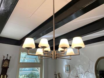 Moderne plafondlamp beschikbaar voor biedingen