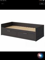 Te koop aangeboden ikea Brimnes onderschuifbed, Huis en Inrichting, Zwart, Tweepersoons, Ophalen of Verzenden, Zo goed als nieuw