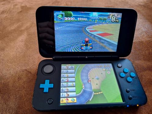 New 2ds xl, Spelcomputers en Games, Spelcomputers | Nintendo DS, Zo goed als nieuw, Ophalen of Verzenden