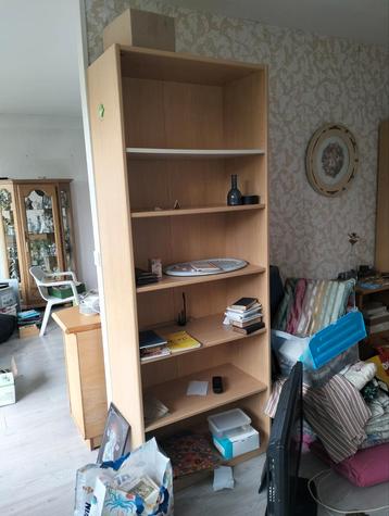 Hoge boekenkast (220cm) - Gratis af te halen! beschikbaar voor biedingen