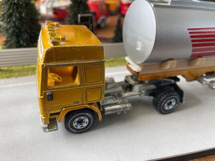 Siku Volvo F10 Turbo 6 tankwagen, Hobby en Vrije tijd, Modelauto's | Overige schalen, Gebruikt, Bus of Vrachtwagen, Ophalen of Verzenden