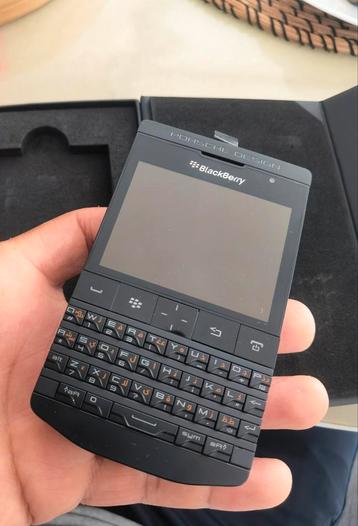 Nieuwe Blackberry Porsche Design P'9981 black edition
Alle o beschikbaar voor biedingen