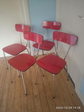 Jaren 50 formica stoelen (4) rood beschikbaar voor biedingen