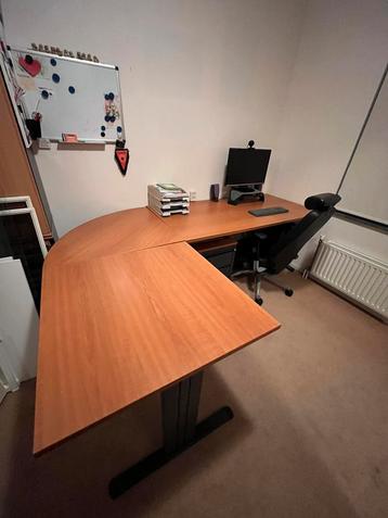 Mooie nette bureau met een lade blok…..