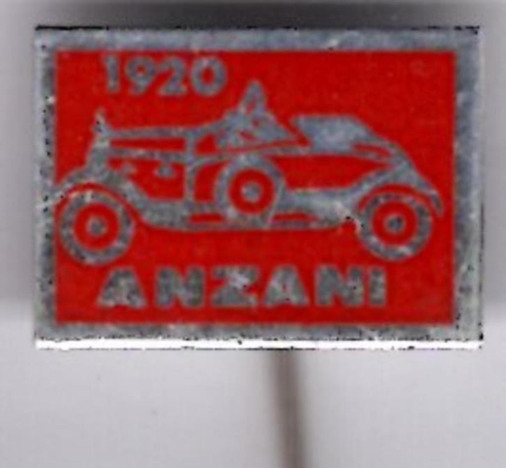Anzani 1920 rood op aluminium oldtimer auto speldje( A_025 ), Verzamelen, Speldjes, Pins en Buttons, Zo goed als nieuw, Speldje of Pin