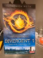 Veronica Roth-Divergent 1-inwijding (Z239-21), Ophalen of Verzenden, Zo goed als nieuw