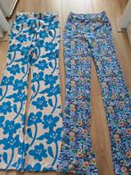 Zgan! 2 mooie gebloemde flared broeken mt 164: Hema en WE!, Broek, WE, Meisje, Ophalen of Verzenden