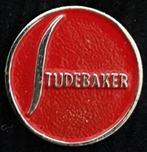 Studebaker speld rood/klein, Verzamelen, Verzenden, Nieuw, Transport, Speldje of Pin