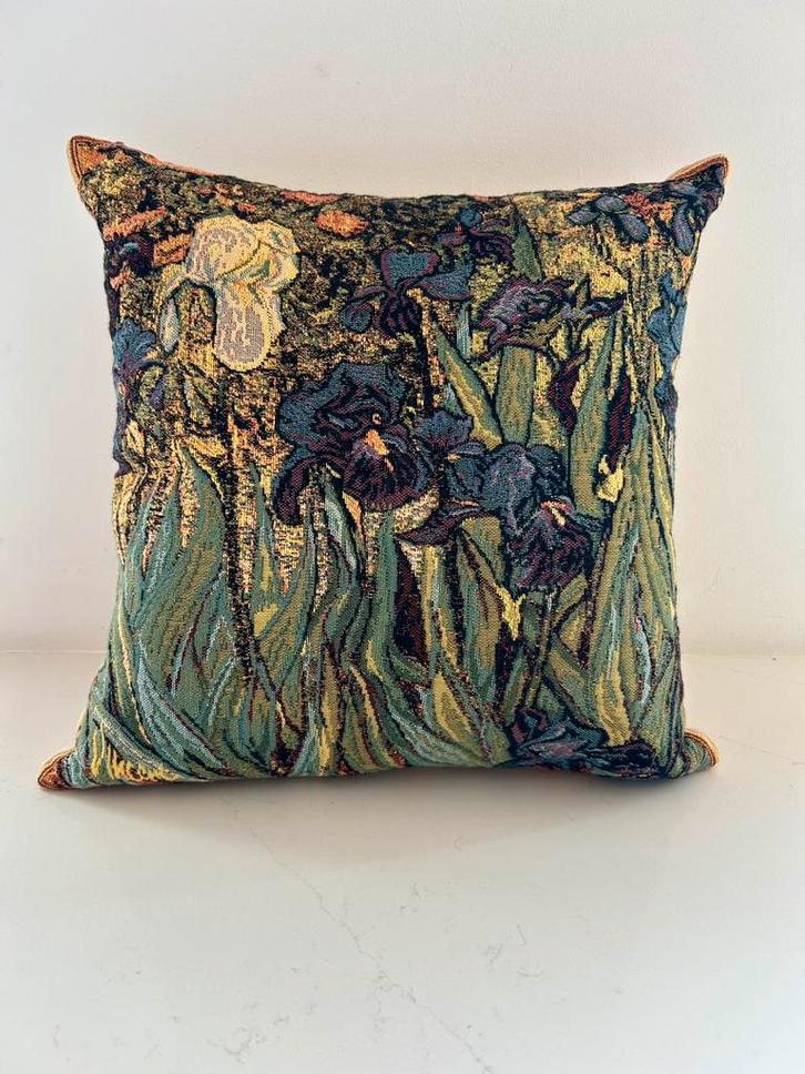 VERKOCHT Metrax-Craye Kussen “irissen” van Gogh 48x48, Huis en Inrichting, Woonaccessoires | Kussens, Zo goed als nieuw, Vierkant