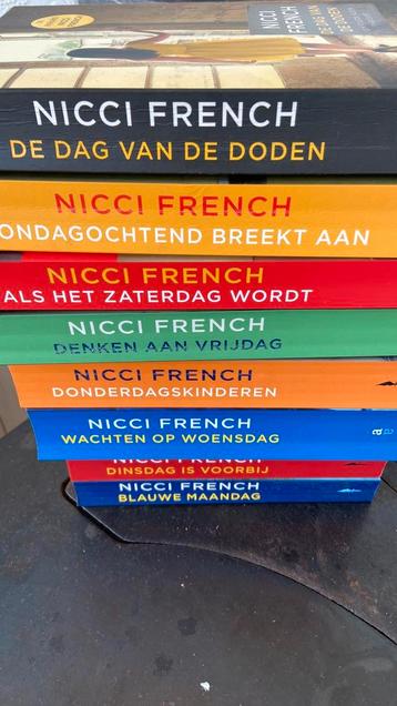 Bieden NICCI FRENCH bieden beschikbaar voor biedingen