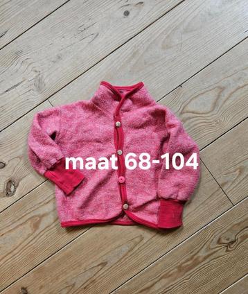 Rood vestje van wolfleece mt 86/92 beschikbaar voor biedingen