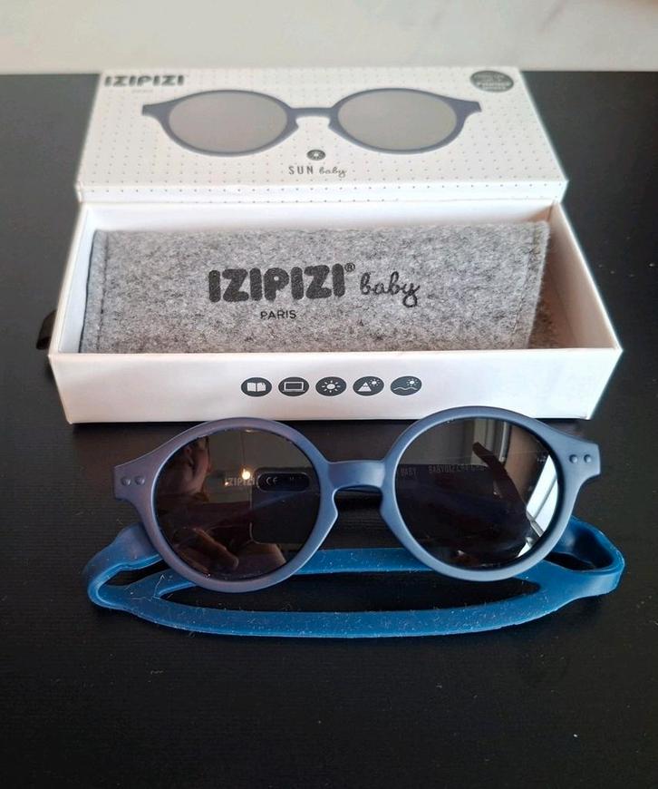Izipizi paris - zonnebril 0-12 maanden, Kinderen en Baby's, Babymode-accessoires, Zo goed als nieuw, Ophalen of Verzenden