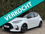 Toyota Yaris 1.5 Hybrid First Edition Camera CarPlay, 450 kg, Gebruikt, Zwart, Wit