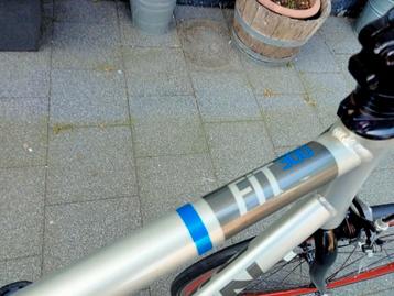 Mooie zilvergrijze B Twin Fit 300 herenfiets. Zelfbouw... beschikbaar voor biedingen