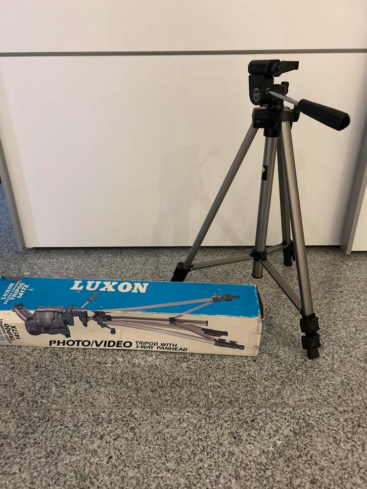 Luxon Deluxe Channel Tripod 1417X - Reisstatief, Audio, Tv en Foto, Fotografie | Statieven en Balhoofden, Gebruikt, Driepoot, Minder dan 150 cm