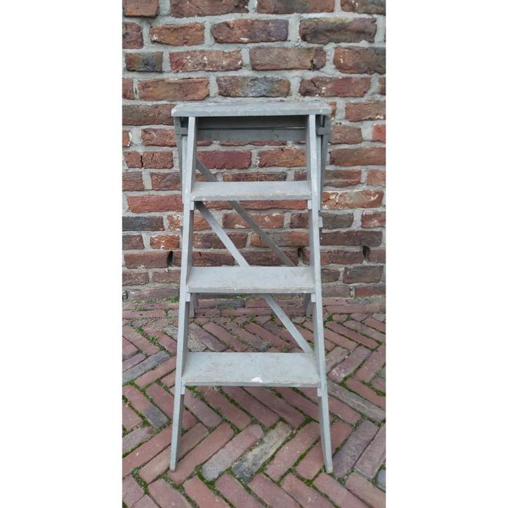 Oud industrieel schilderstrapje, Doe-het-zelf en Verbouw, Ladders en Trappen, Zo goed als nieuw, Trap, Minder dan 2 meter, Ophalen of Verzenden