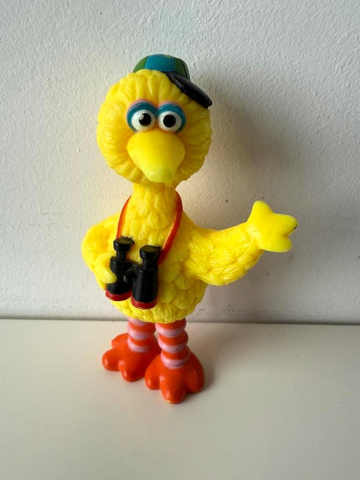 Figuur, poppetje, taarttopper Pino geel 11 cm / Sesamstraat, Verzamelen, Poppetjes en Figuurtjes, Zo goed als nieuw, Ophalen of Verzenden