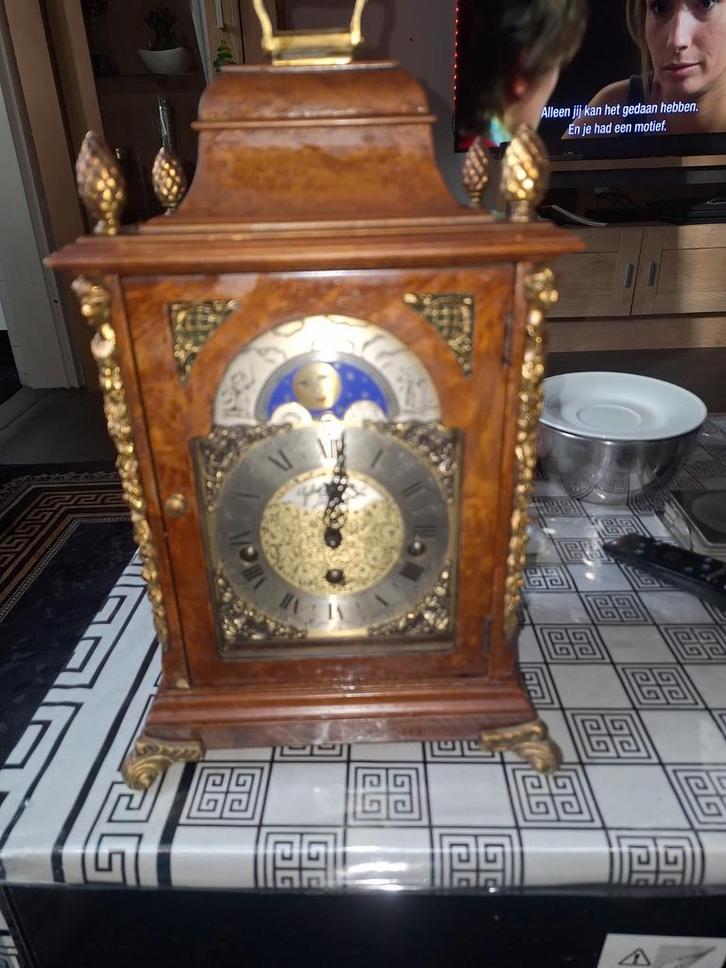 Antieke Engelse Tafelklok met Maanstand, 1935, Antiek en Kunst, Antiek | Klokken, Ophalen of Verzenden