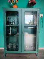 Turquoise Vitrinekastje, Ophalen