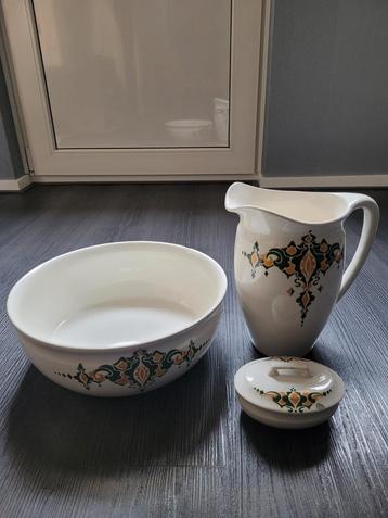 Antieke waskomset – kan, kom en deksel (Porselein) beschikbaar voor biedingen