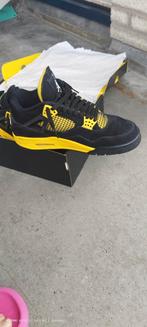 Air Jordan 4 retro., Sport en Fitness, Basketbal, Zo goed als nieuw, Ophalen