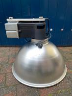 Industriële fabriekslamp, Ophalen