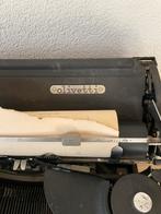 Antieke typemachine Olivette M40, Diversen, Typemachines, Ophalen, Zo goed als nieuw