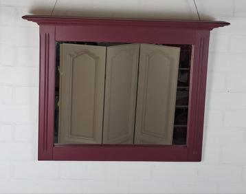 Houten spiegel beschikbaar voor biedingen