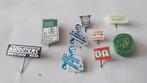 9 verschillende speldjes drogisterijen, Verzamelen, Speldjes, Pins en Buttons, Ophalen of Verzenden, Zo goed als nieuw