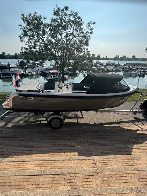 Maassloep 570 honda 20pk occasion bouwjaar 024 koopje, Watersport en Boten, Sloepen, Zo goed als nieuw, 10 tot 30 pk, 3 tot 6 meter
