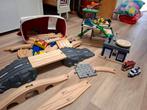 Houten treinbaan met Parkeergarage politie/brandweer bureau, Kinderen en Baby's, Ophalen, Zo goed als nieuw, Overige typen