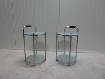 Unieke set Bauhaus bijzettafels  beschikbaar voor biedingen